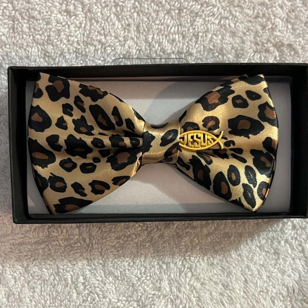 Tytus Ties Leopard Print Bow Tie with Gold Jesus Fish Pin